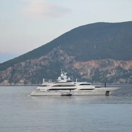 Fey's House Waterfront - 피스카던