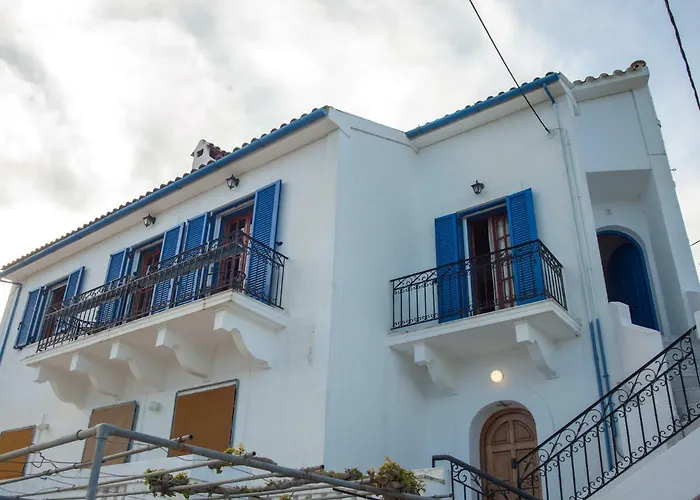 Fey's House Waterfront - Holiday home Fiskardo